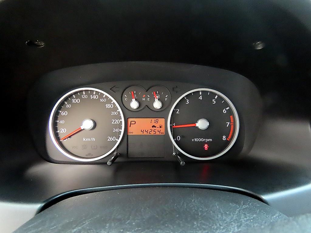 HYUNDAI Tuscani - Vista 9