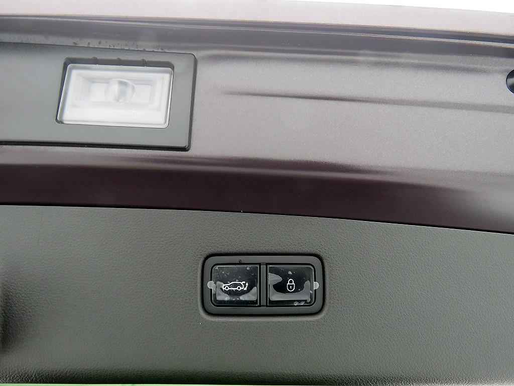 Genesis GV70 - Vista 6