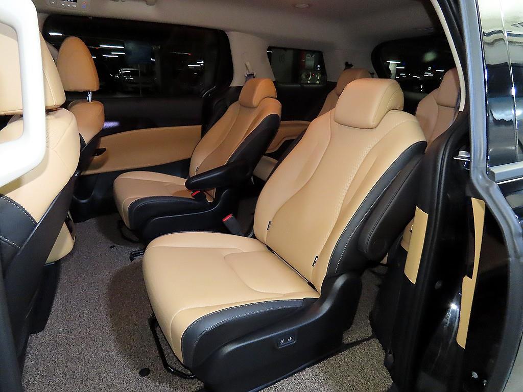 KIA Carnival - Vista 7