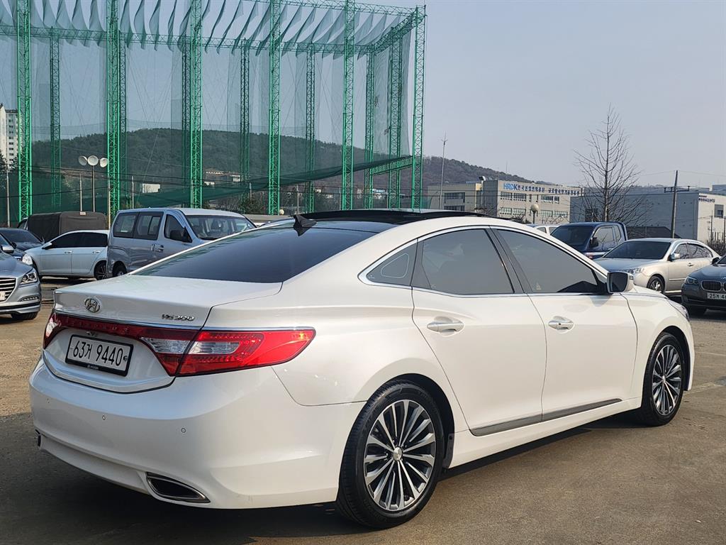 HYUNDAI Grandeur - Vista 4