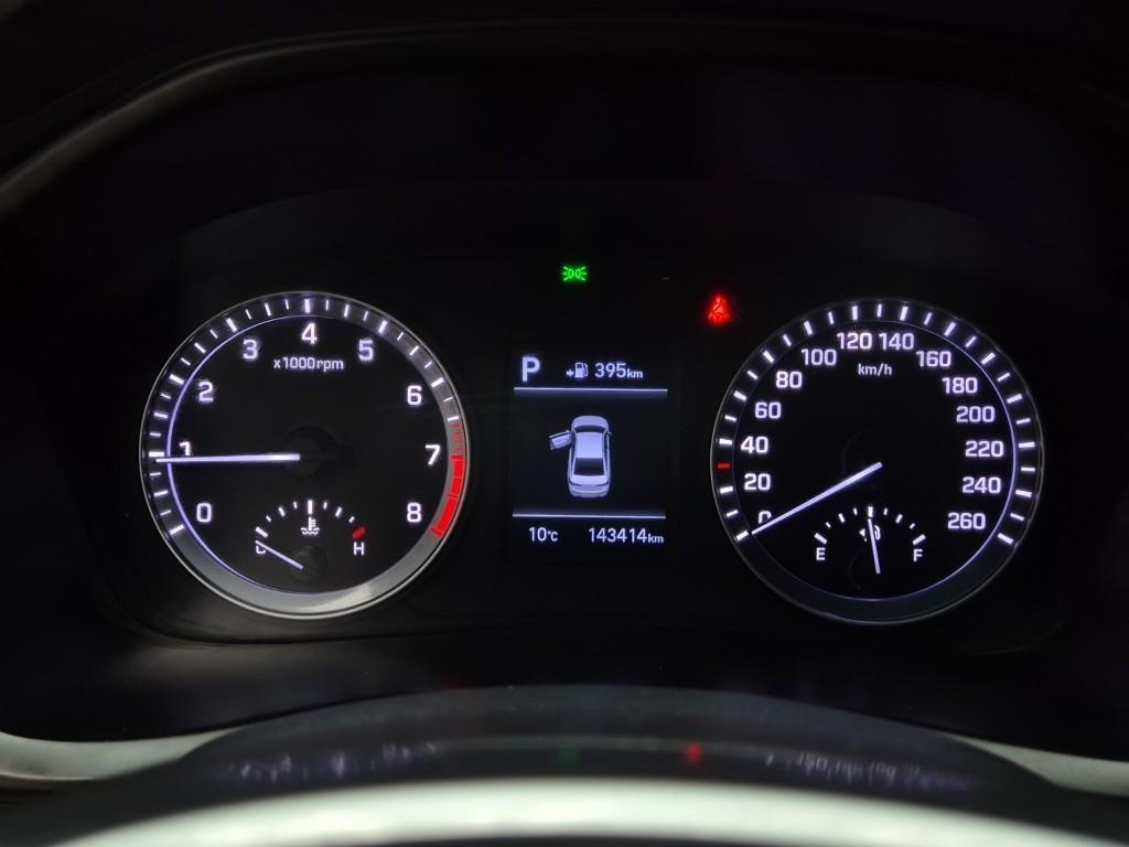 HYUNDAI Sonata - Vista 6