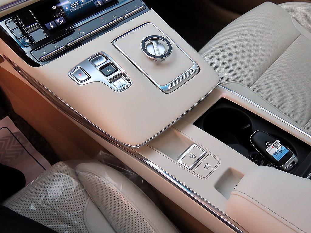 HYUNDAI Grandeur - Vista 11