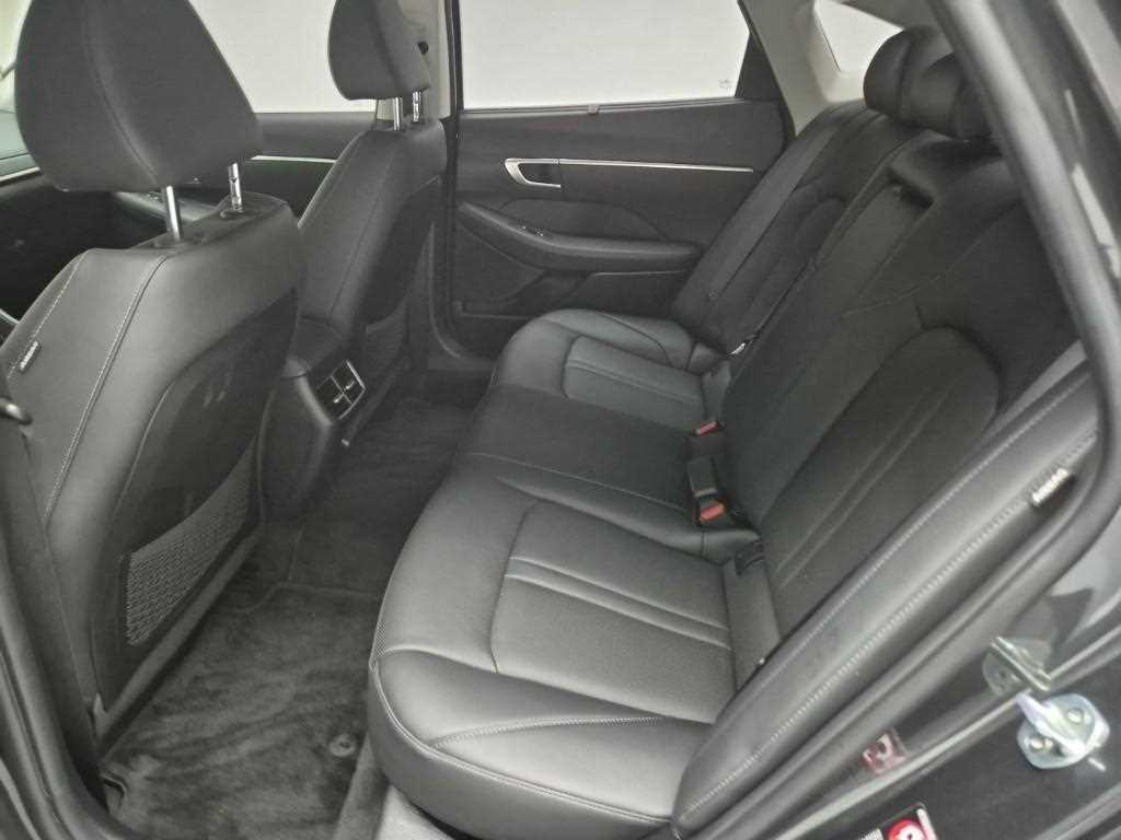 HYUNDAI Sonata - Vista 12