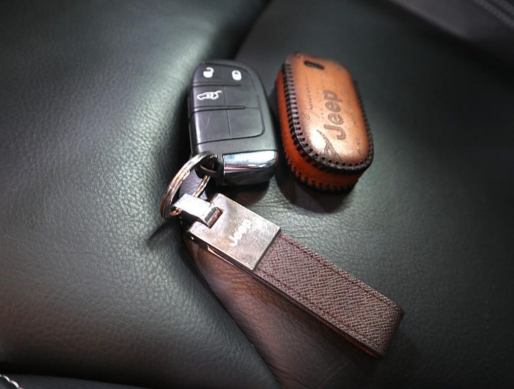 Jeep Renegade 2018 Negro - Importación desde Corea - HF Imports Iquique - Foto 16