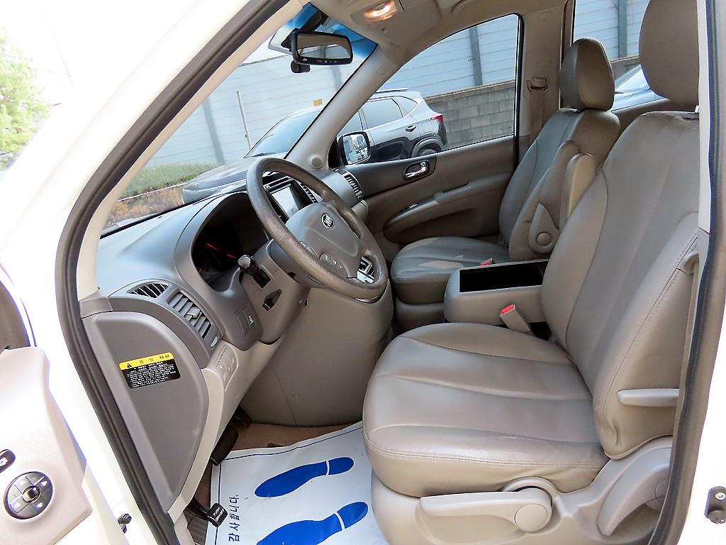KIA Carnival - Vista 5