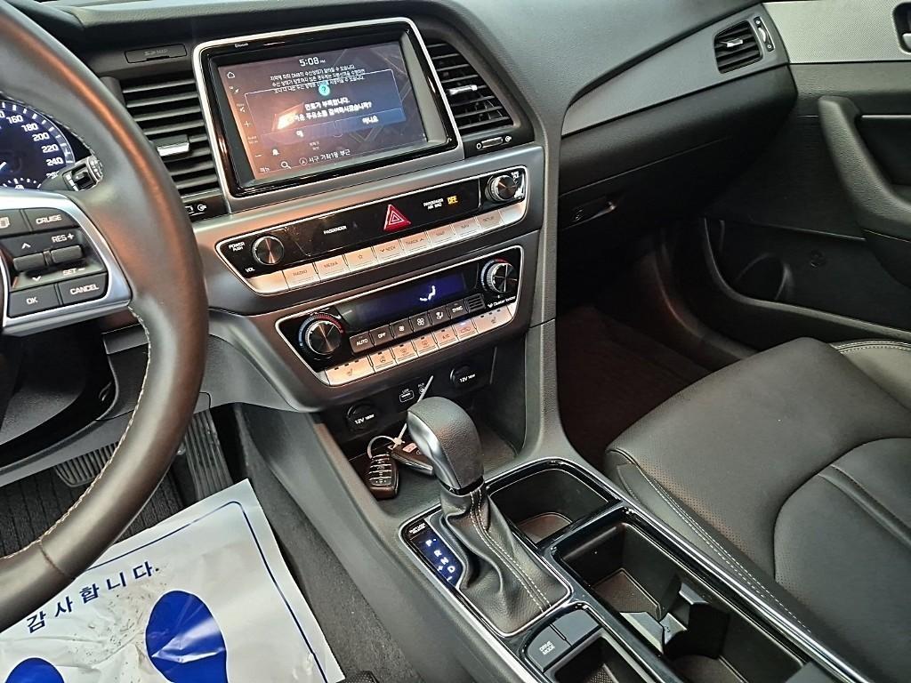 HYUNDAI Sonata - Vista 12