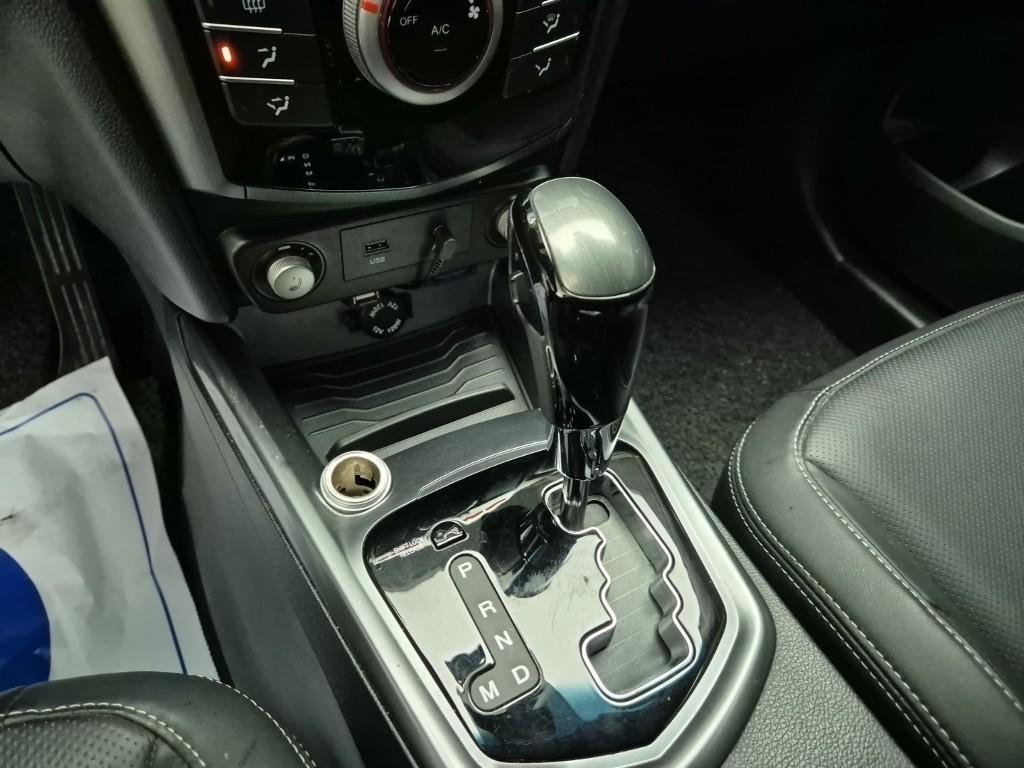 Ssangyong Tivoli - Vista 8