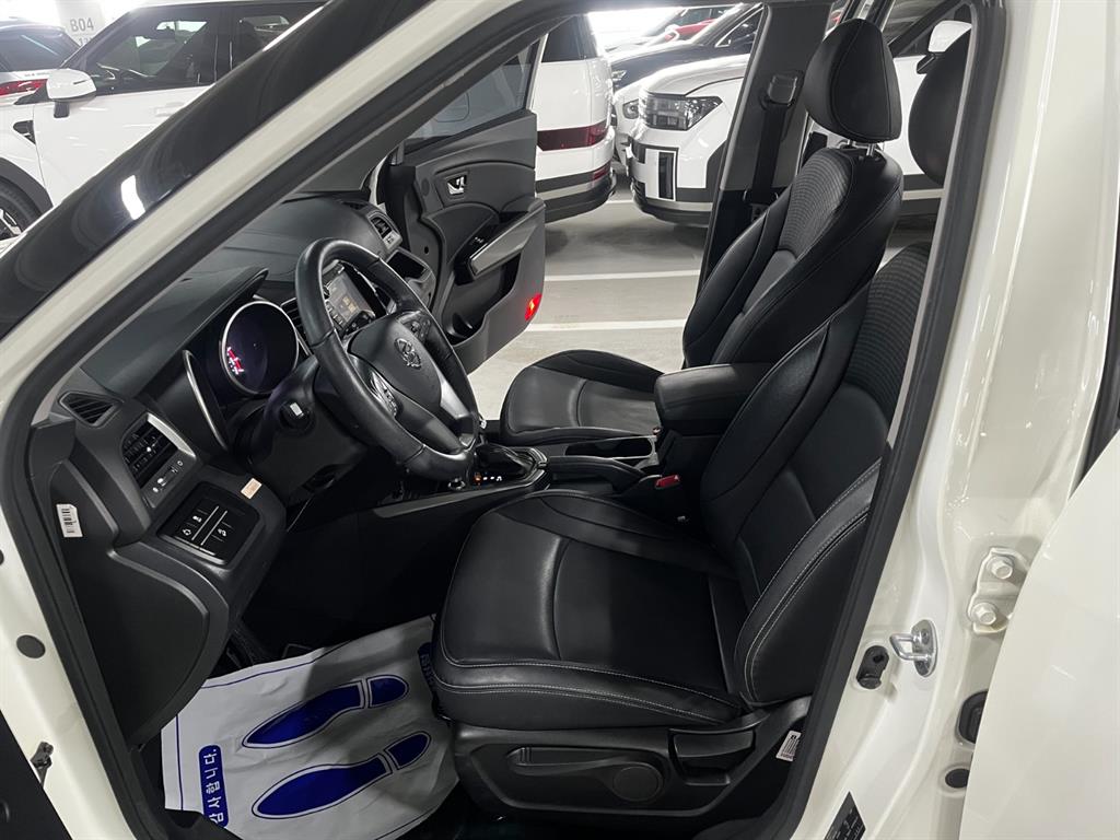 Ssangyong Tivoli - Vista 8