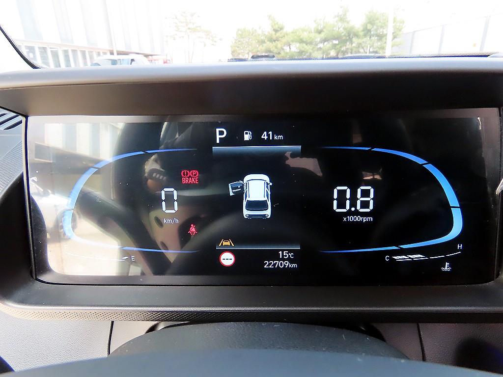 HYUNDAI Casper - Vista 9