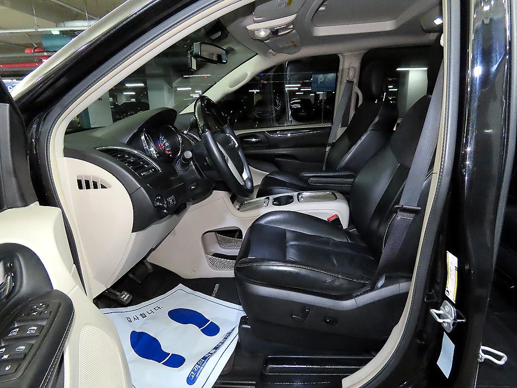 Chrysler Voyager - Vista 6