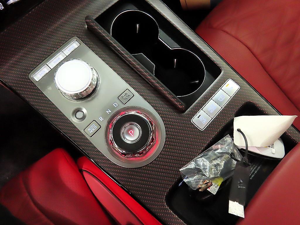 Genesis G80 - Vista 10