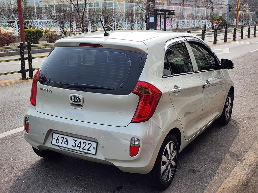 KIA Morning - Vista 4