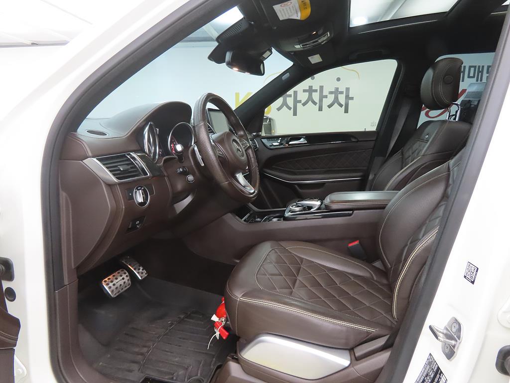 Mercedes Benz GLS Class - Vista 5