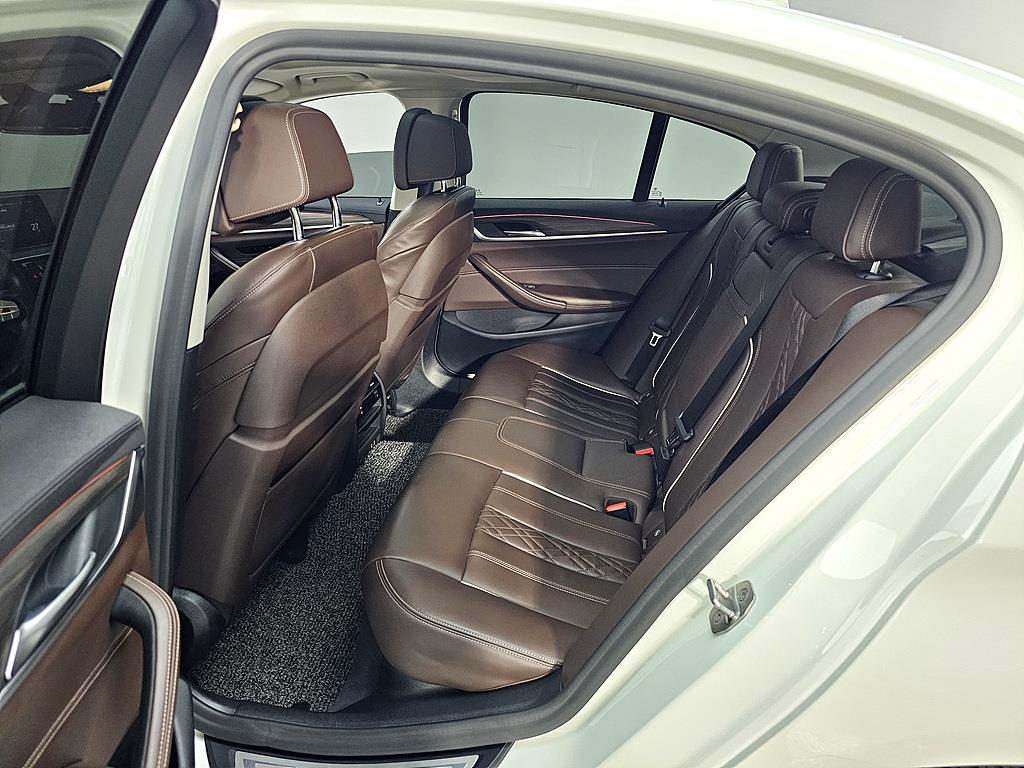 BMW 5 Series - Vista 8