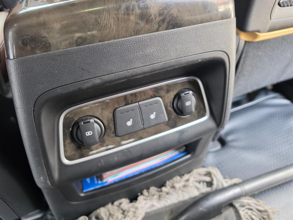 HYUNDAI Starex - Vista 12