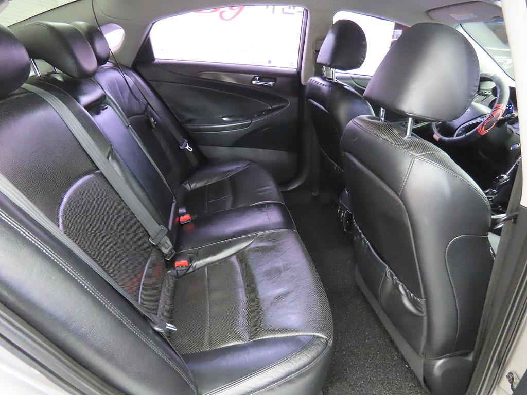 HYUNDAI Sonata - Vista 7