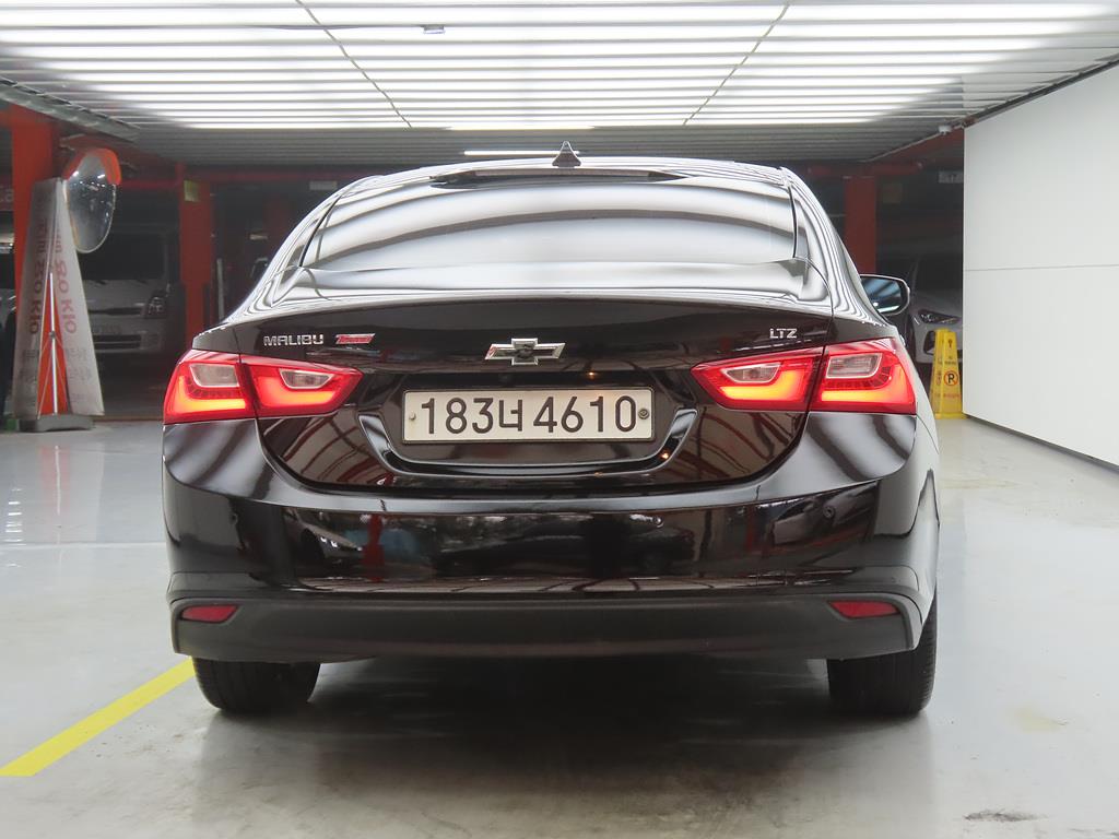 Chevrolet Malibu - Vista 3