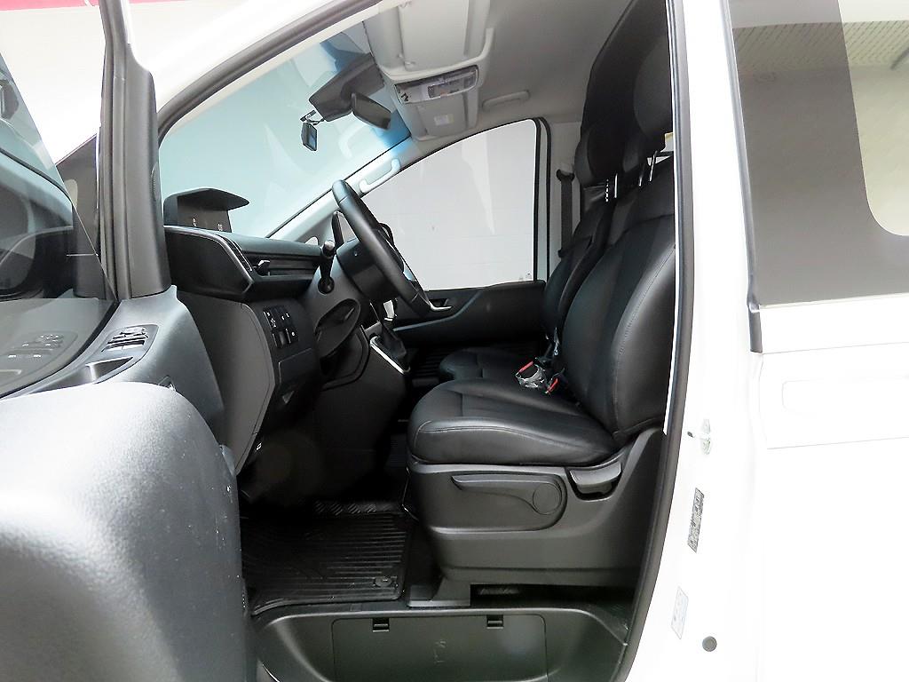HYUNDAI Staria - Vista 12