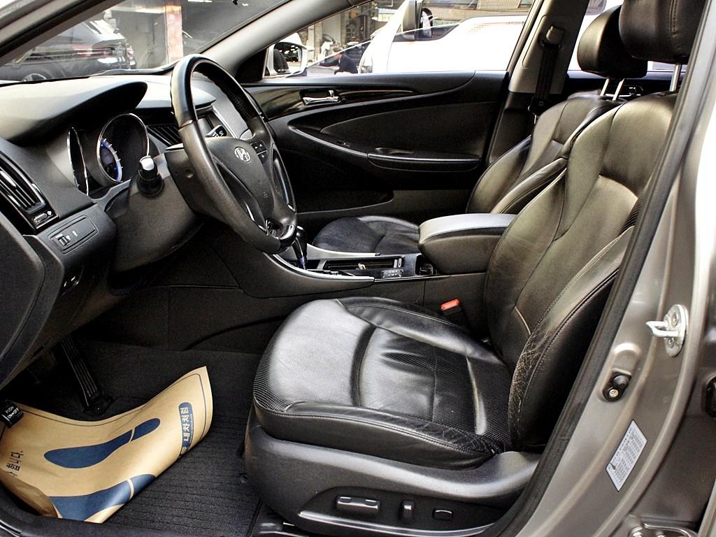 HYUNDAI Sonata - Vista 9