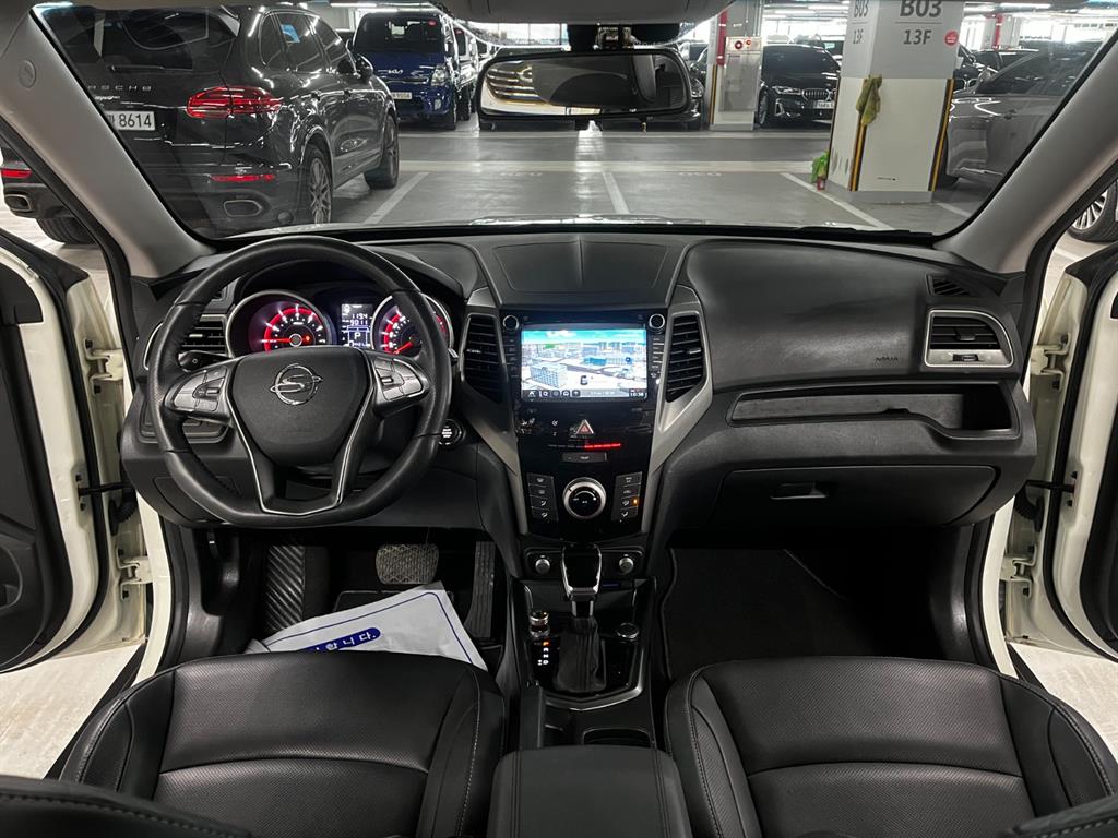 Ssangyong Tivoli - Vista 9