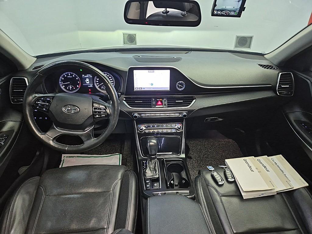 HYUNDAI Grandeur - Vista 7