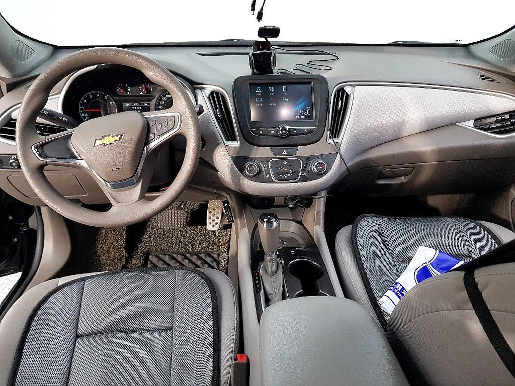 Chevrolet Malibu - Vista 5