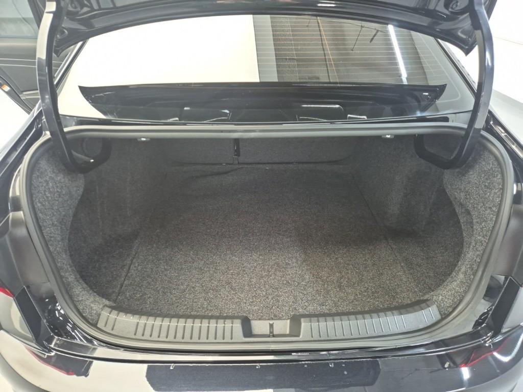 Volkswagen Jetta 2023 Negro - Importación desde Corea - HF Imports Iquique - Foto 18