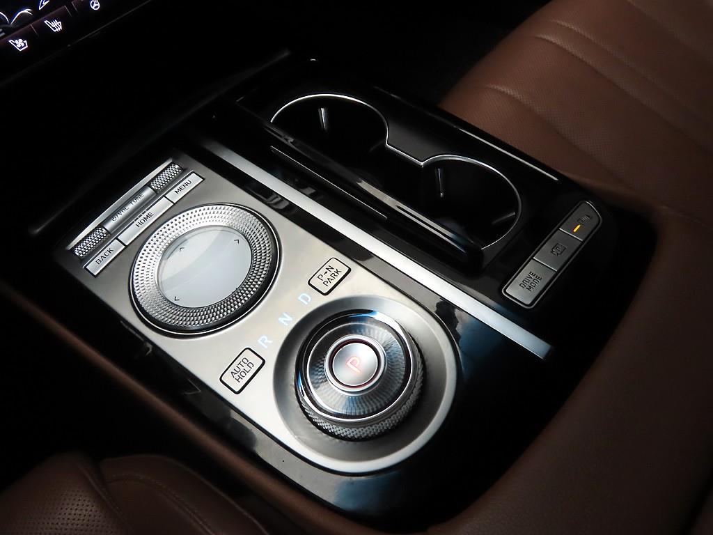 Genesis G80 - Vista 10