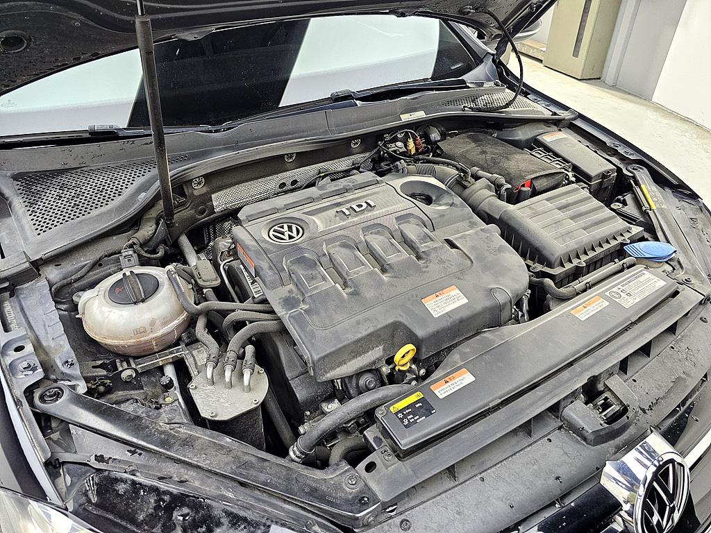 Volkswagen Golf - Vista 6