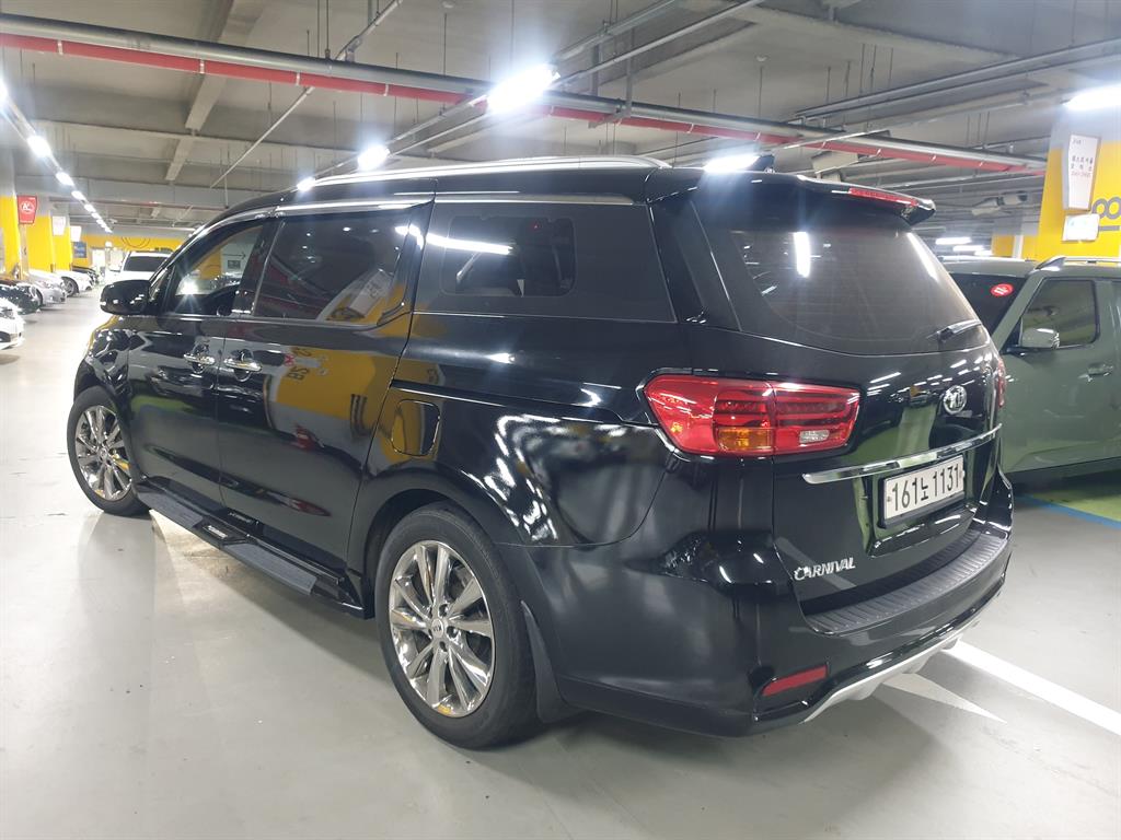 KIA Carnival - Vista 4