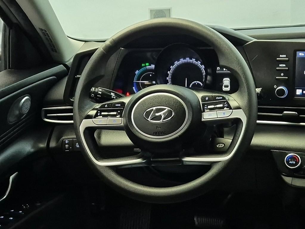 HYUNDAI Avante - Vista 9