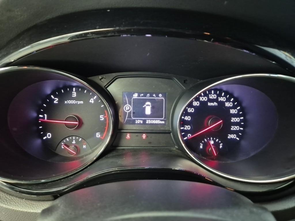 KIA Carnival - Vista 6