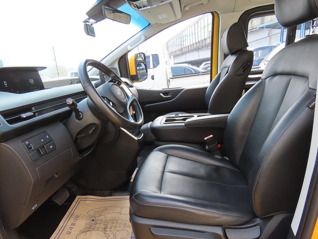 HYUNDAI Staria - Vista 9