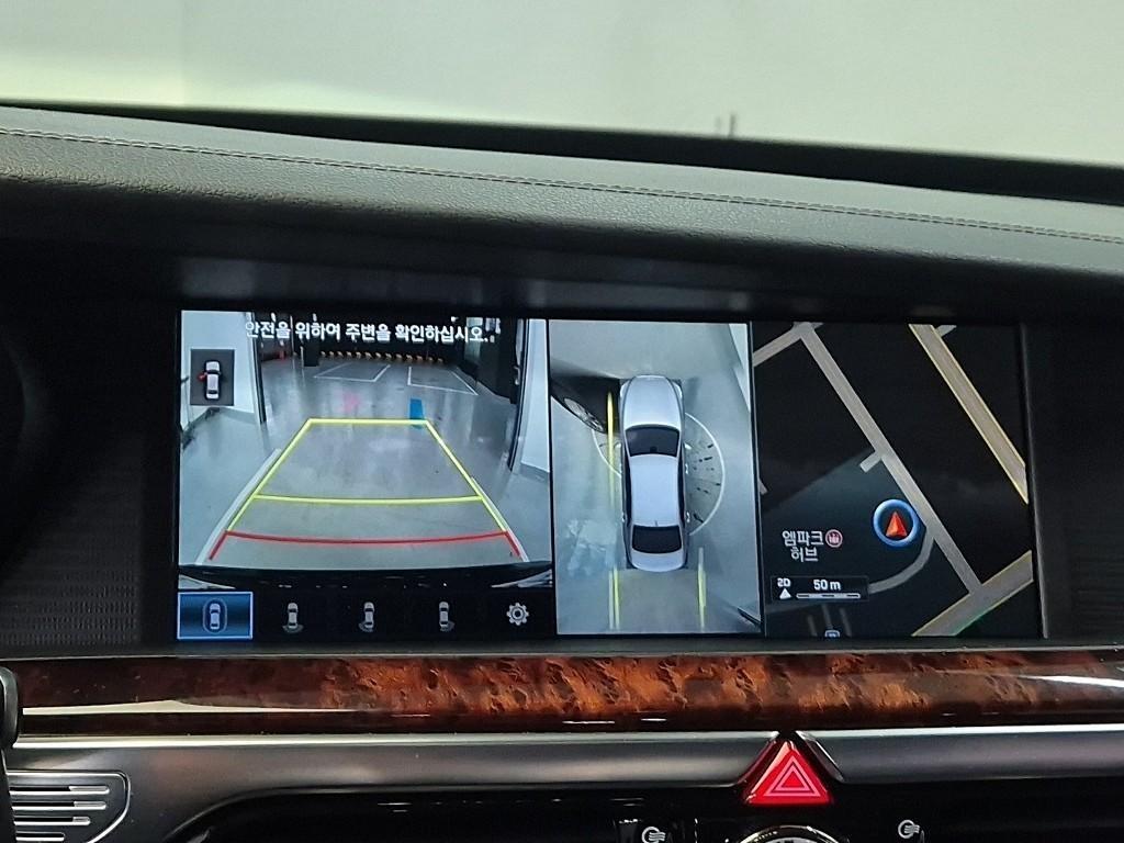 Genesis EQ900 - Vista 10