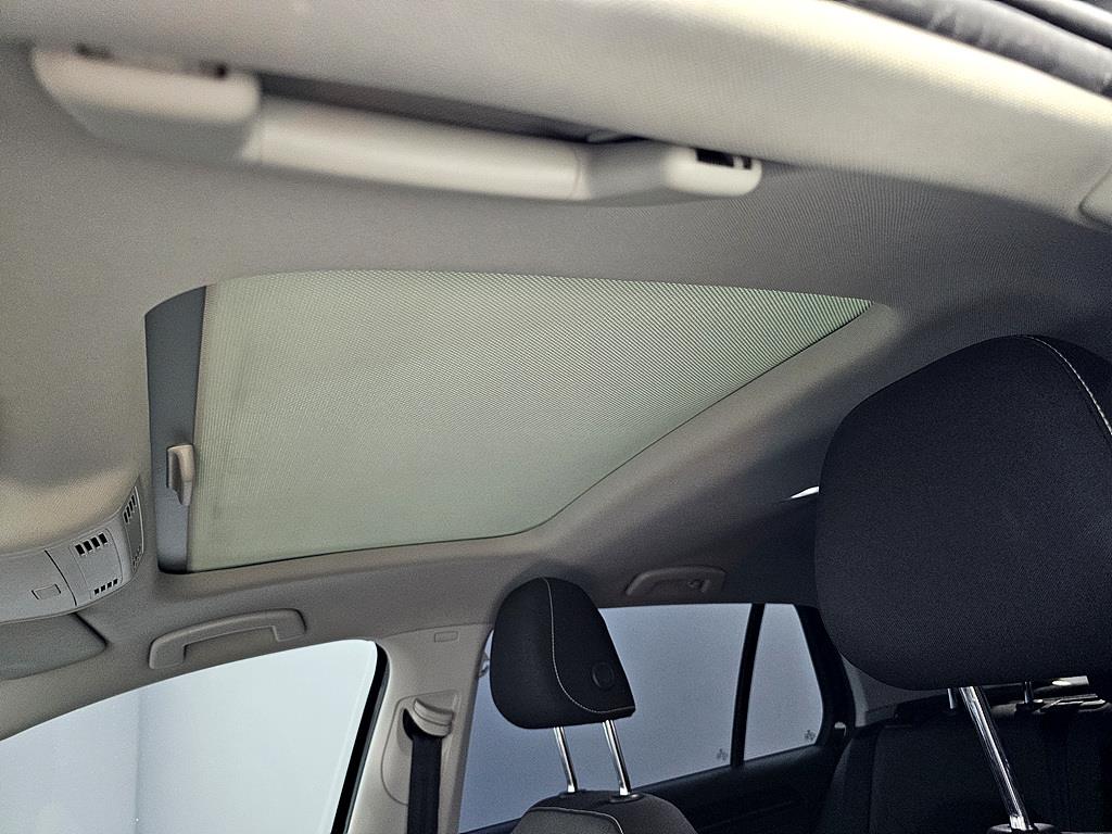 Volkswagen Golf - Vista 12