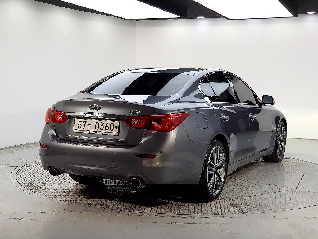 Infiniti Q - Vista 4