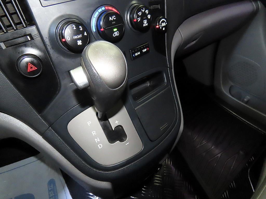 HYUNDAI Starex - Vista 11