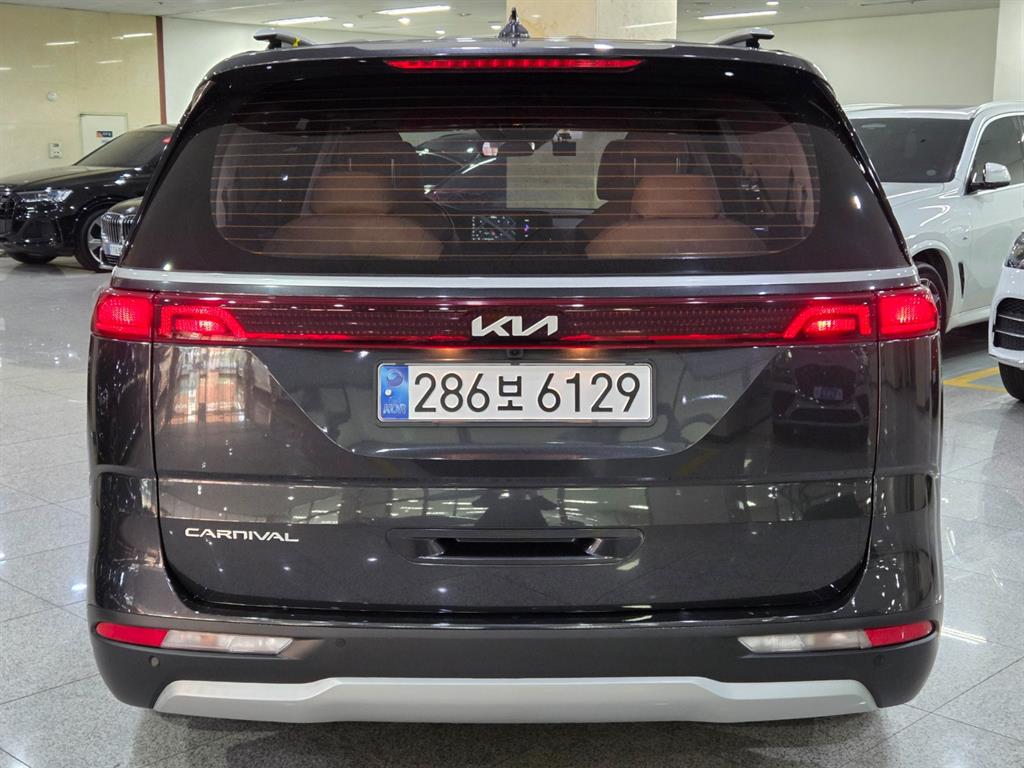 KIA Carnival - Vista 4