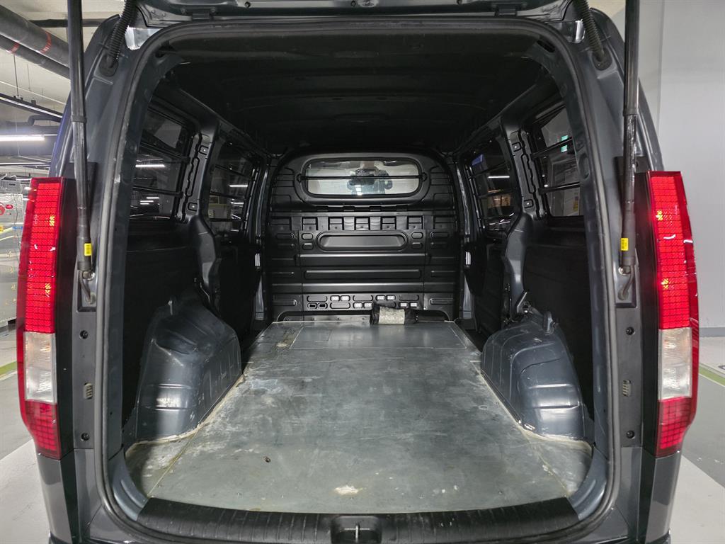 HYUNDAI Staria 2024 Gris - Importación desde Corea - HF Imports Iquique - Foto 20