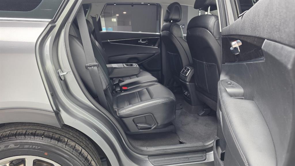 KIA Sorento - Vista 12