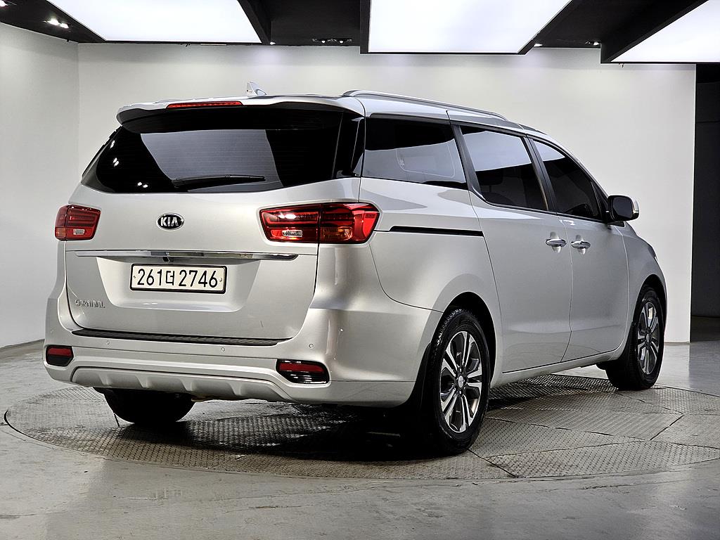 KIA Carnival - Vista 4