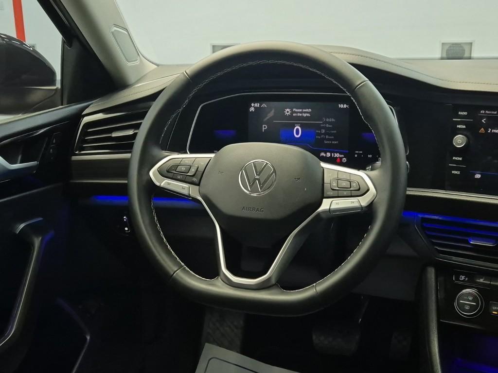 Volkswagen Jetta - Vista 9