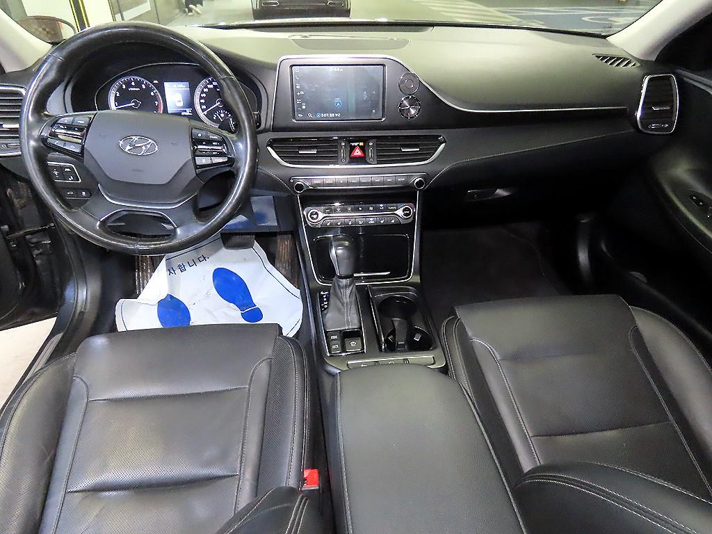 HYUNDAI Grandeur - Vista 10