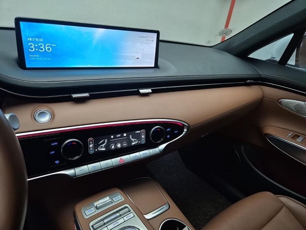 Genesis GV70 - Vista 10