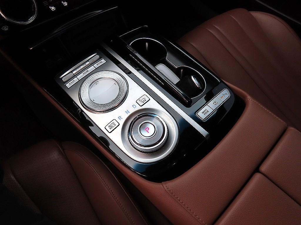 Genesis G80 - Vista 10