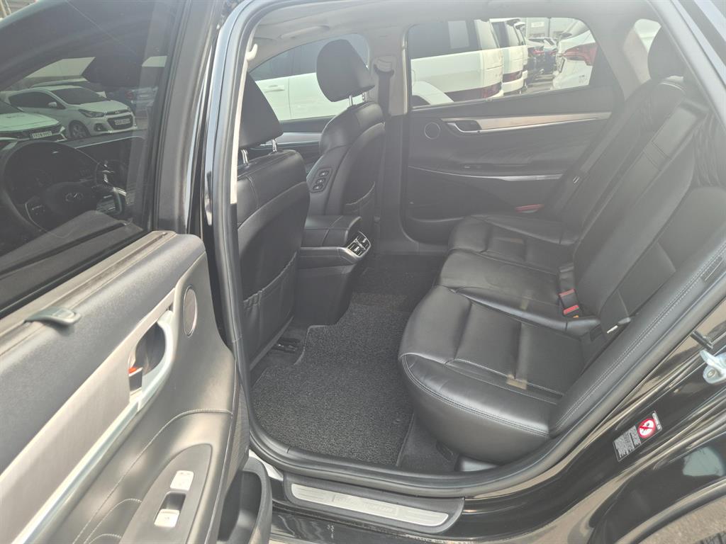 HYUNDAI Grandeur - Vista 10