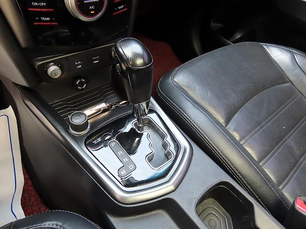 Ssangyong Tivoli - Vista 10