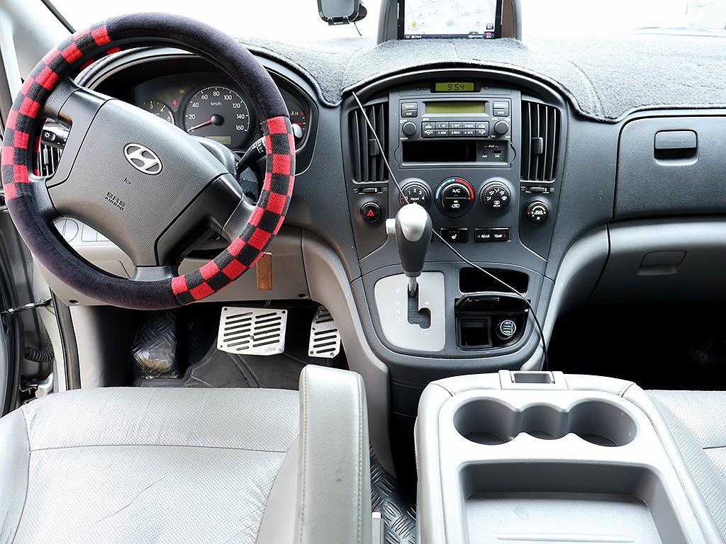 HYUNDAI Starex - Vista 9