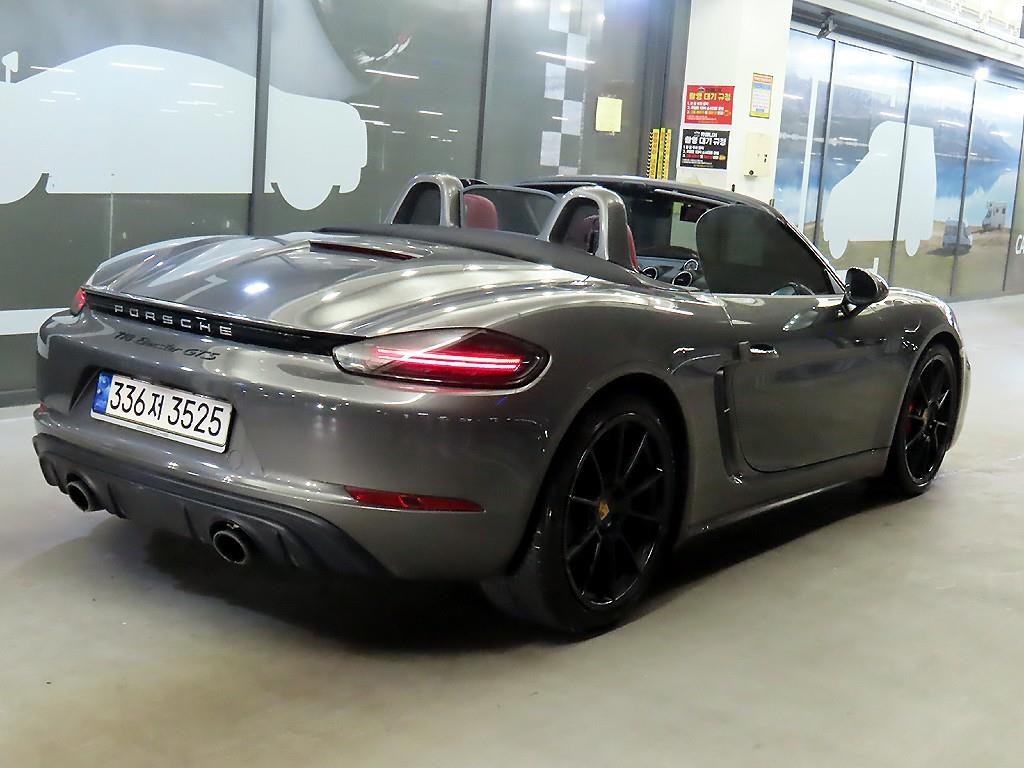 Porsche 718 - Vista 9