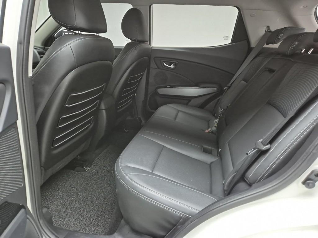 Ssangyong Tivoli - Vista 12